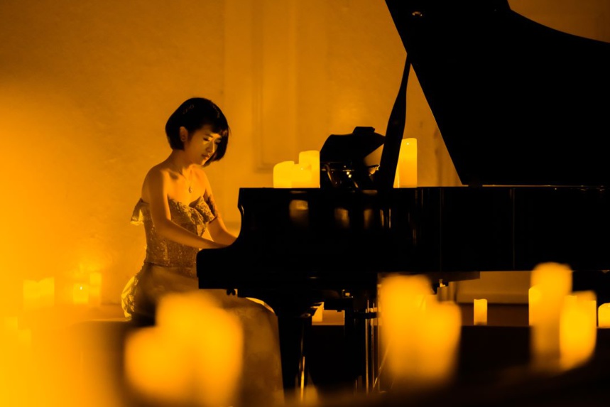 Les concerts Candlelight est un concert de musique classique intimiste à la lueur des bougies © Fever Les concerts Candlelight est un concert de musique classique intimiste à la lueur des bougies © Fever