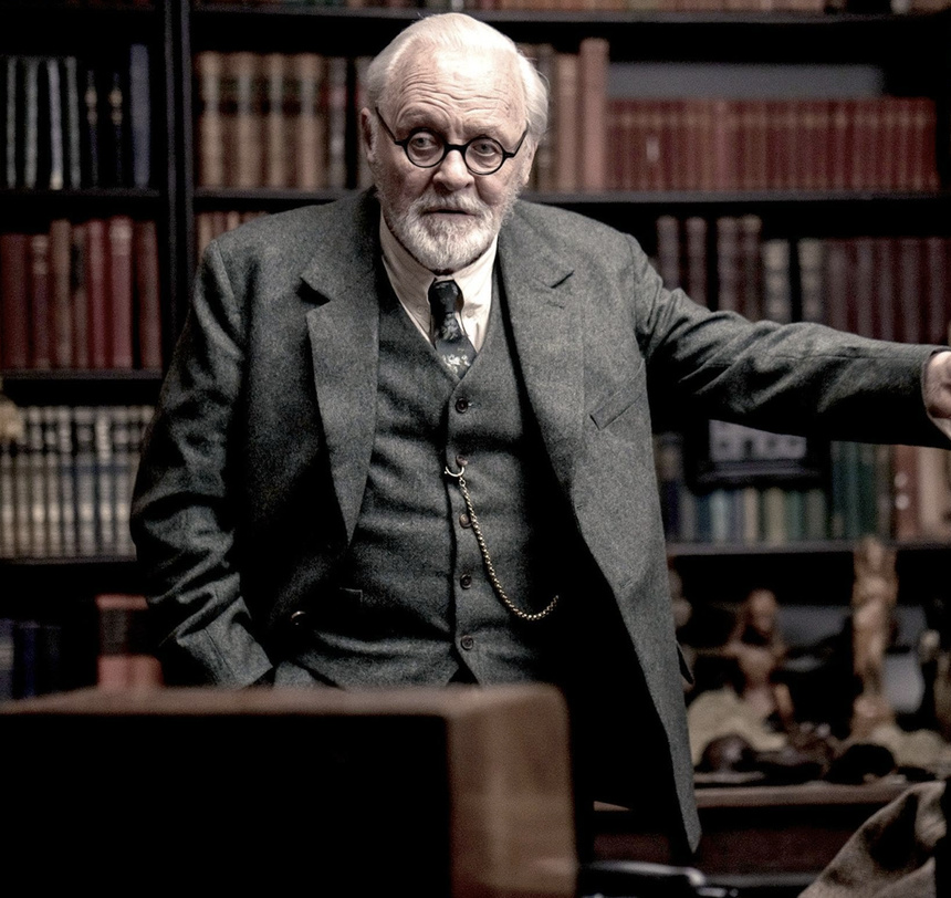 Film Freud, la dernière confession, Anthony Hopkins, Matthew Goode ©Fís Éireann / Screen Ireland Film Freud, la dernière confession, Anthony Hopkins, Matthew Goode ©Fís Éireann / Screen Ireland