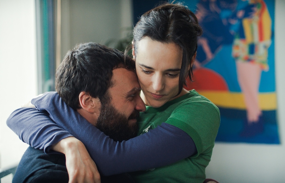 Film La Différente - Jehnny Beth, Thibaut Evrard © Agat Films & Cie - Ex Nihilo