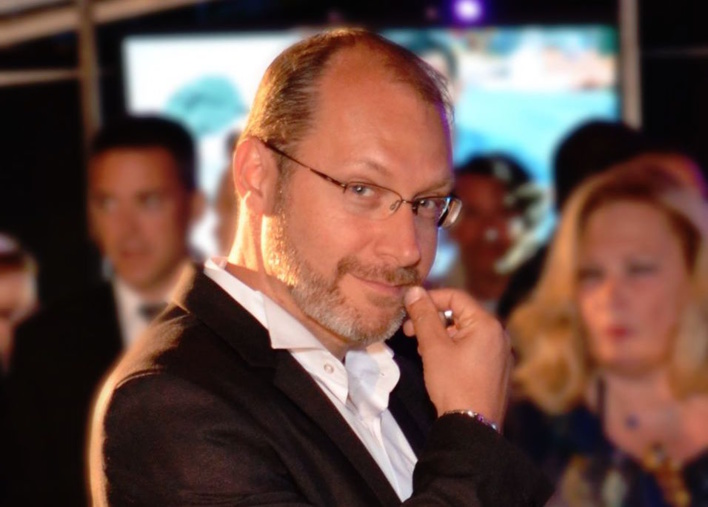 Rencontre avec RAYMI PHÉNIX, prochainement en représentation à Divonne Rencontre avec RAYMI PHÉNIX, prochainement en représentation à Divonne