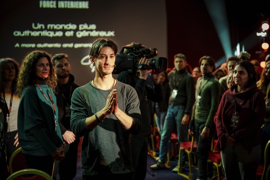 Film Gourou - Pierre Niney ©Ninety Films