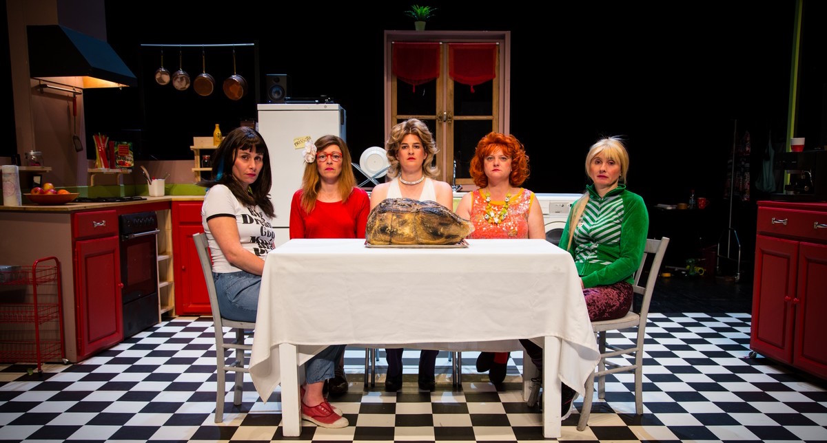 « Les femmes savantes » de Molière et de La Compagnie du Détour ©Stef Bloch « Les femmes savantes » de Molière et de La Compagnie du Détour ©Stef Bloch