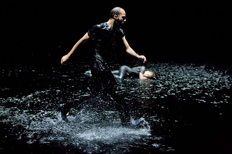 Franchir la nuit (danse), une création de Rachid Ouramdane