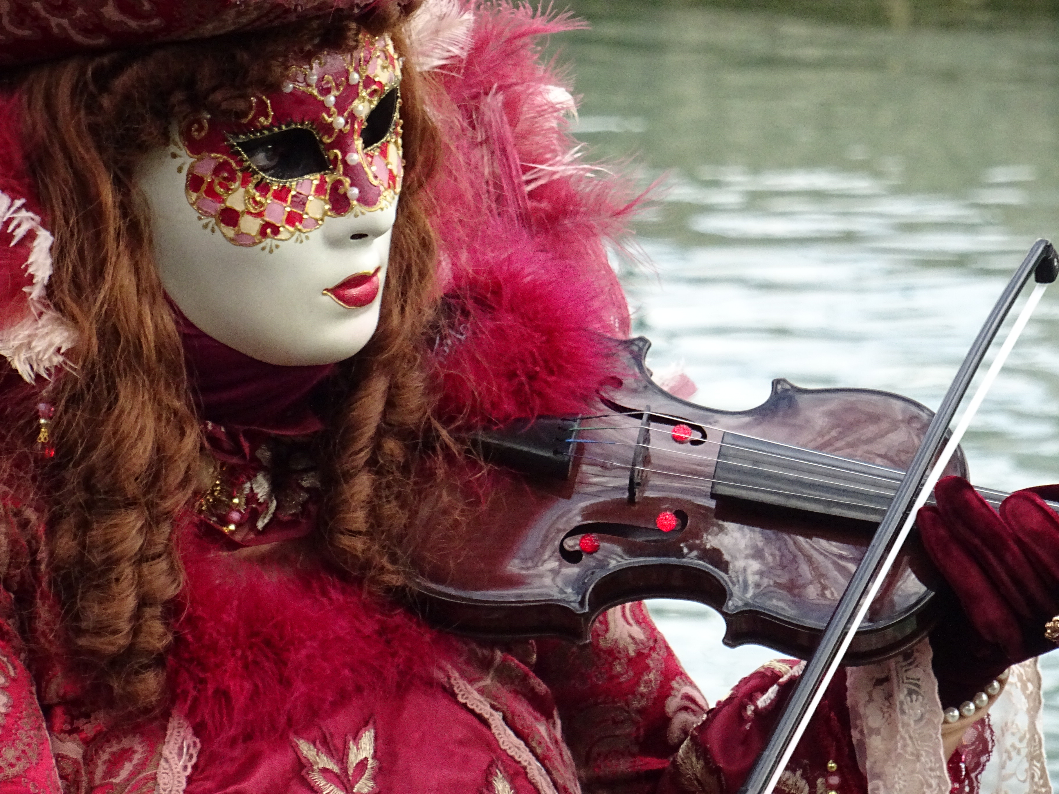 Musique, maestra!  - Carnaval Vénitien Annecy ©Paul Rassat