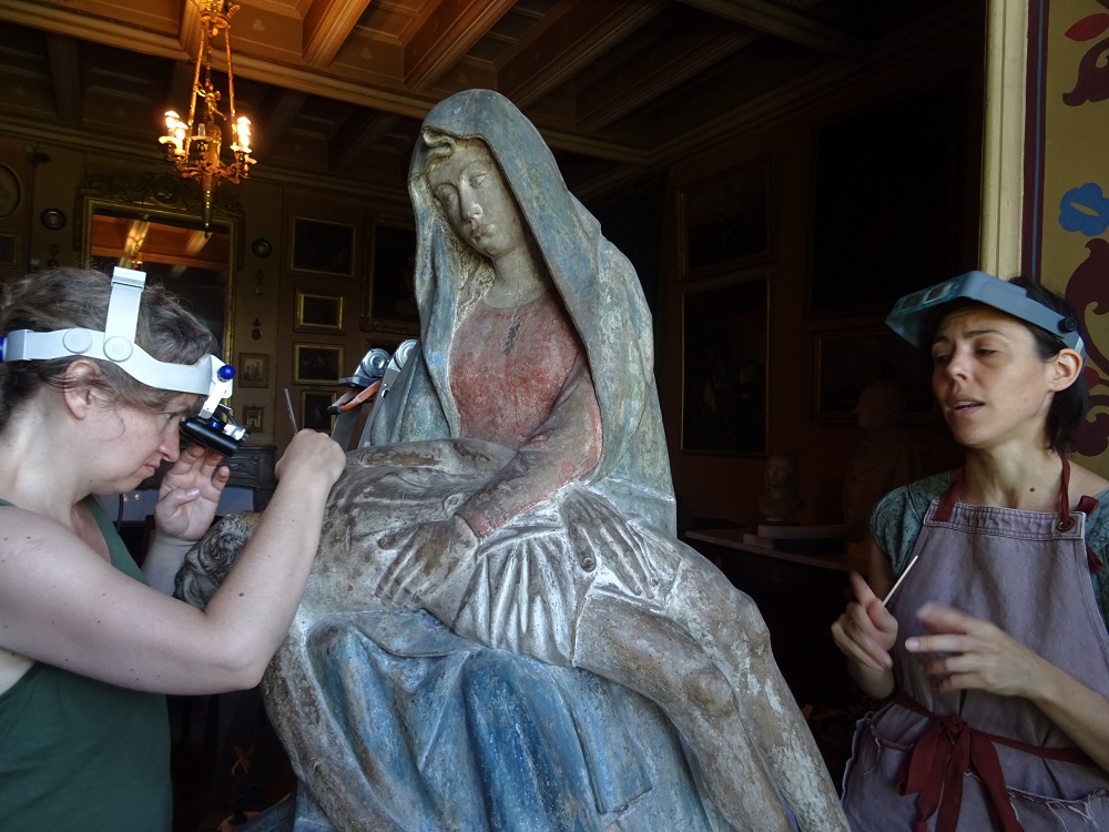 La Pietà entre les mains de Jennifer Vatelot et celles de Fanny Grué