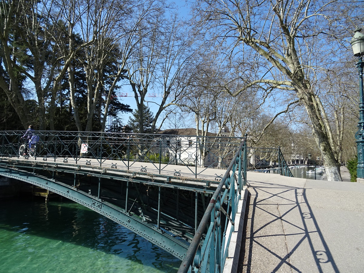 Annecy by day / Piaf, le retour