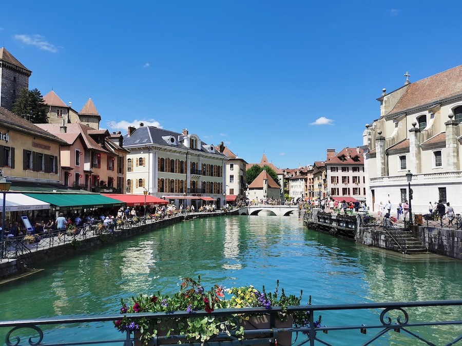 Le Palais de l'Isle, plongé dans le Thiou au coeur de la ville d'Annecy ©DR