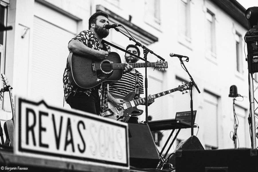 Le groupe lyonnais Moxobe sur la scène de l'événement Rêvassons "Super SuperChaud" ©Adriana Levet