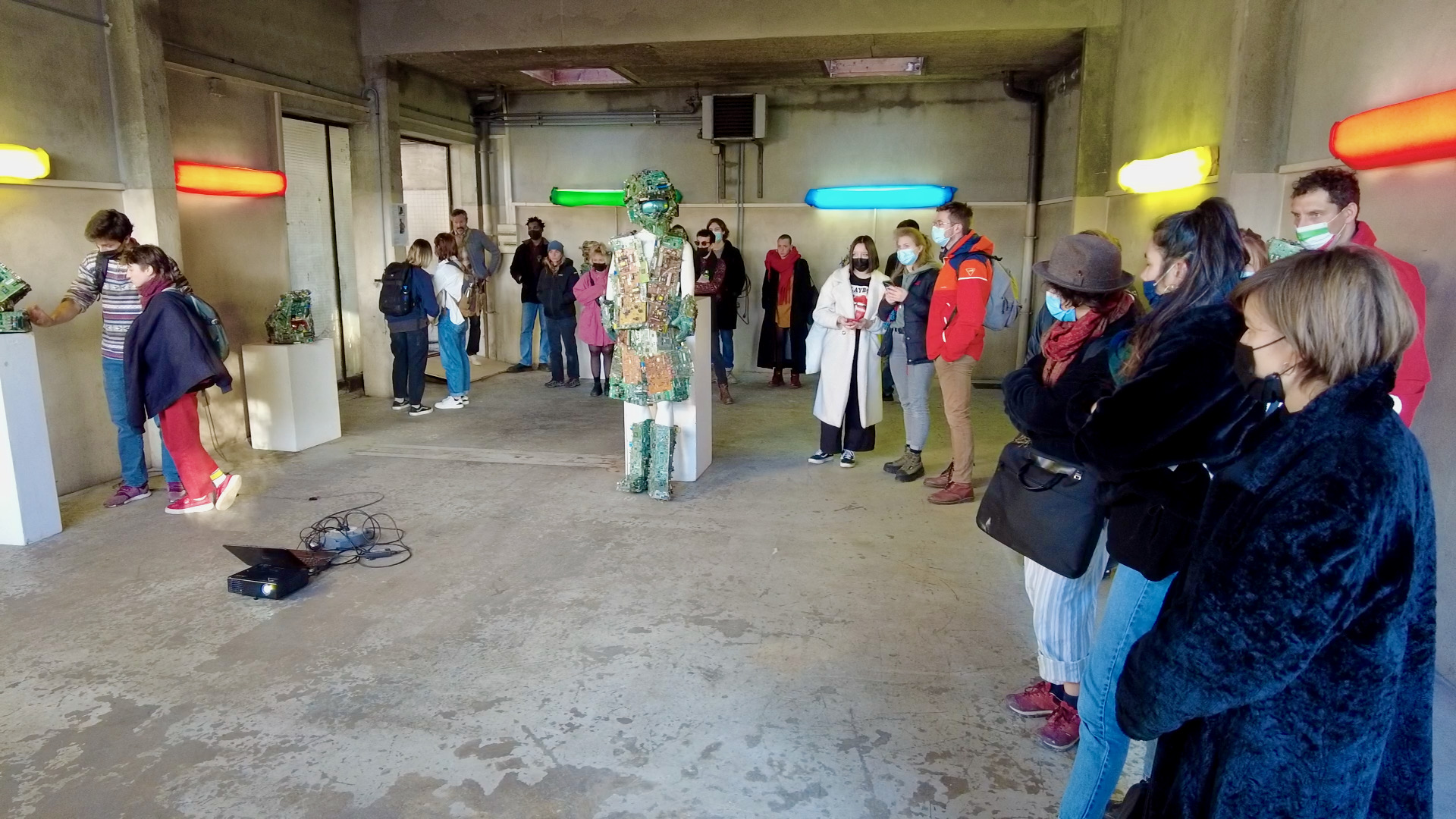 Yannos Majestikos, un artiste "branché" et engagé à l'ESAAA © Cloée Lecomte Yannos Majestikos, un artiste "branché" et engagé à l'ESAAA © Cloée Lecomte