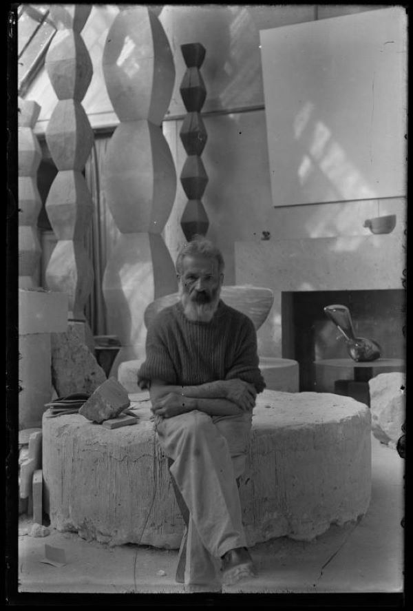 "Autoportrait dans l'atelier" (1934), Constantin Brancusi © Sucession Brancusi, Centre Pompidou