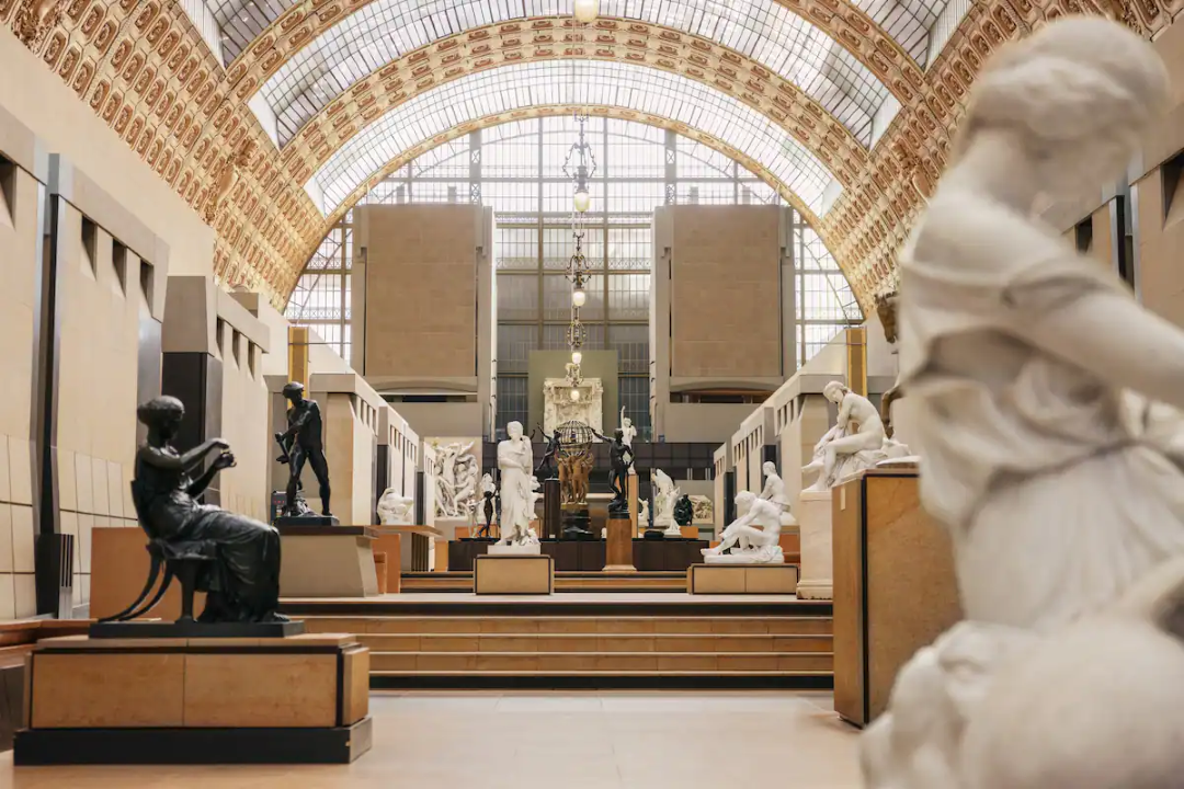 La nuit offerte permet aussi de visiter le musée, déguster un repas gastronomique et une vue sur la cérémonie d'ouverture des JO © Airbnb