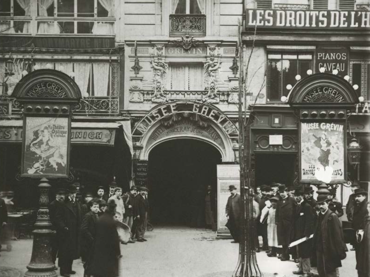 Entrée du Musée Grévin à Paris vers 1885 Entrée du Musée Grévin à Paris vers 1885