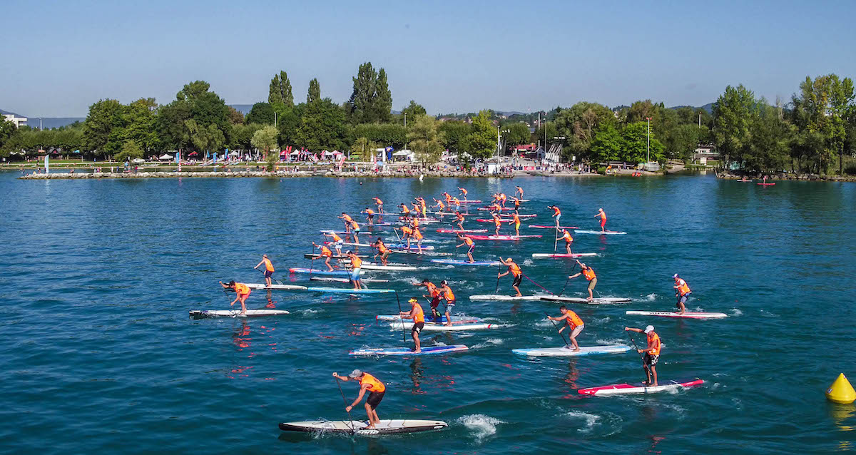 Amateurs de sports nautiques sur le lac d'Annecy @wooloomooloo Amateurs de sports nautiques sur le lac d'Annecy @wooloomooloo