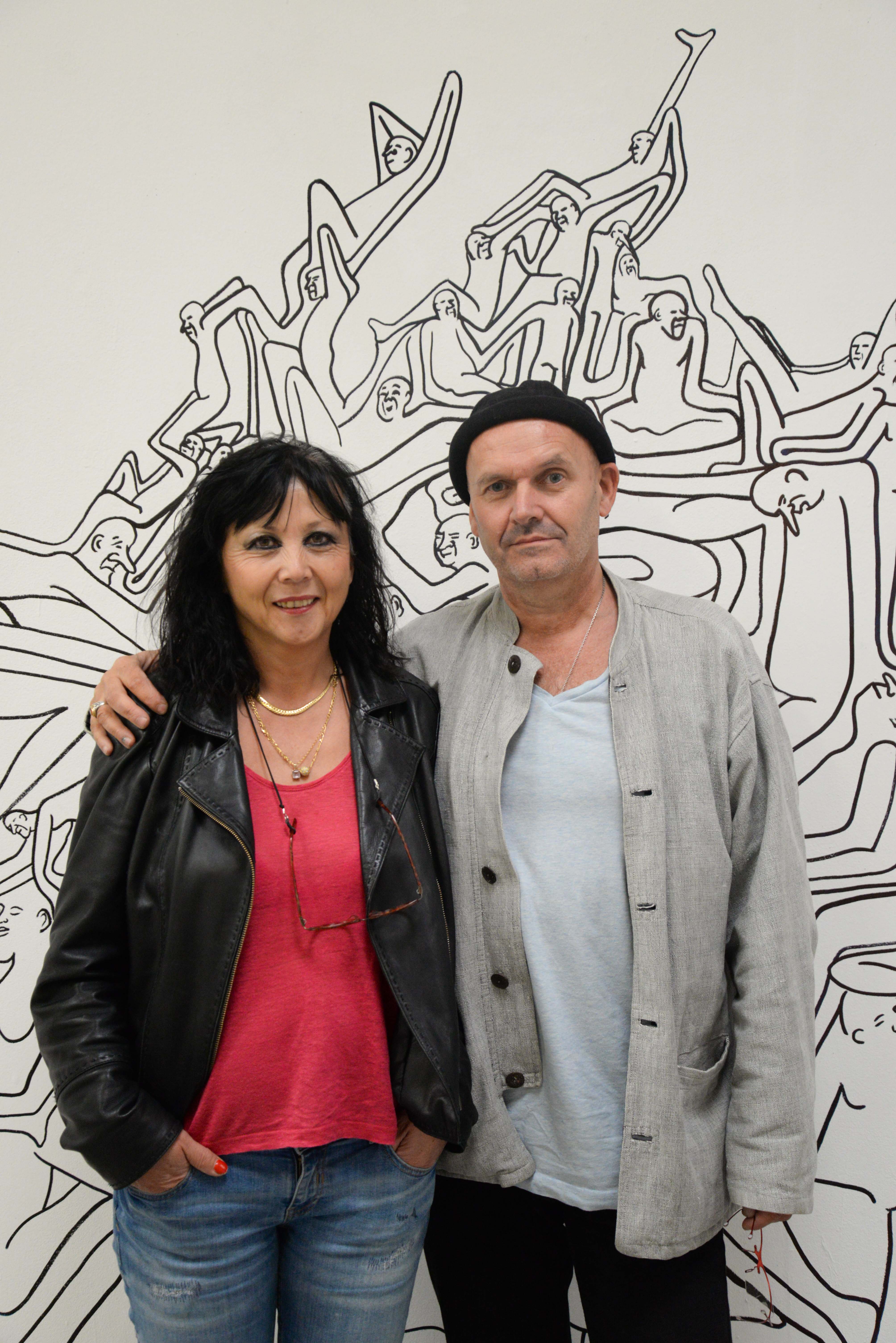 Nathalie et Jean-Marc Le Testu, devant la fresque de Fergus Sindall ©MoveOnMag