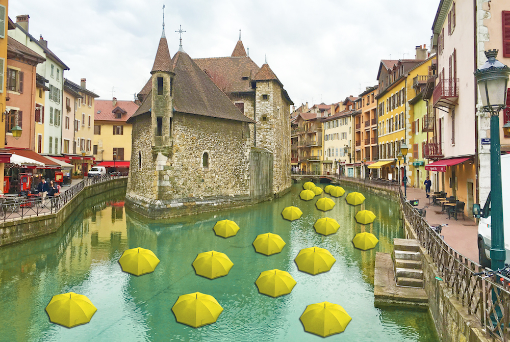 Yellow floating flowers ©Emmanuele Panzarini