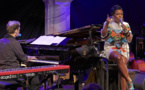 China Moses, une licorne avec les pieds sur terre