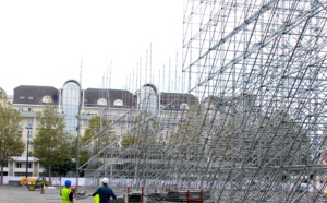 Le SOSH BIG AIR commence à prendre de la hauteur Place des Romains Annecy !