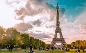 La Tour Eiffel et le champ de Mars à Paris