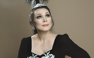 Maïra Kerey, la “voix d’or du Kazakhstan”, célèbre ses 30 ans de carrière à la Salle Gaveau