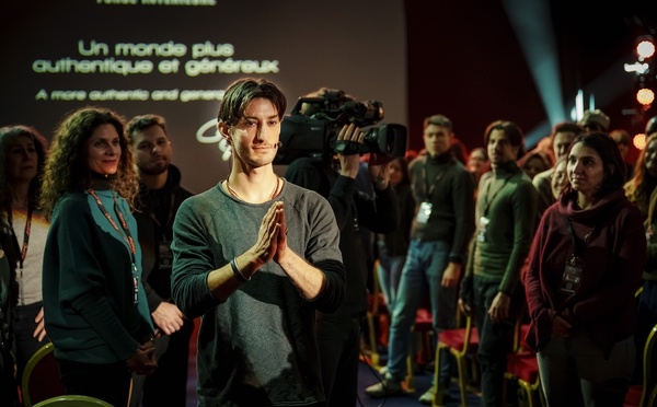 Gourou : quand le business du bonheur devient un thriller